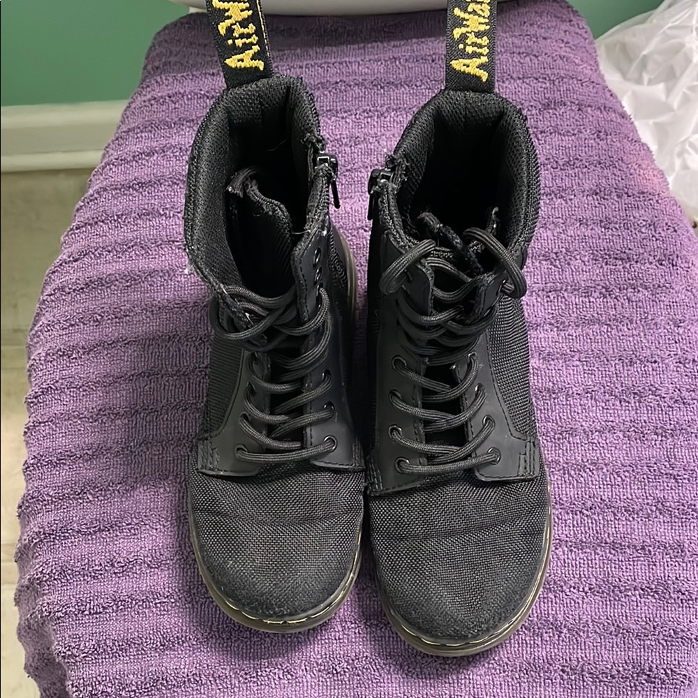 Boys Dr. Martens Combat Zipper/Lace Up-Boots. Please note ALL pictures.